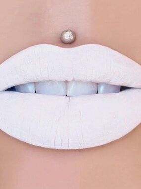 Jeffree star velour liquid lipstick in drug lord